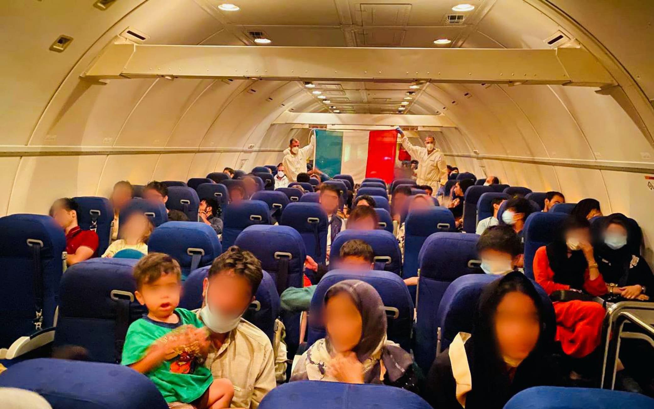 Afghanistan, spari contro C-130 italiano a Kabul - Vimarsana News